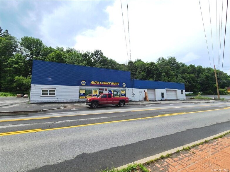 More Photos Of 144 Mill St, Liberty Auto Repair For Sale