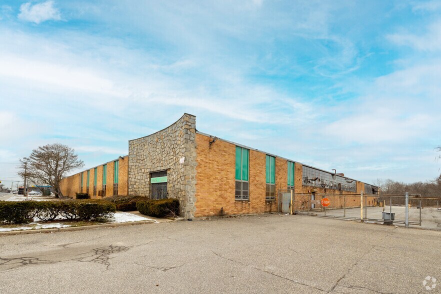 More Photos Of 365 Bayshore Rd, Deer Park Warehouse For Sale