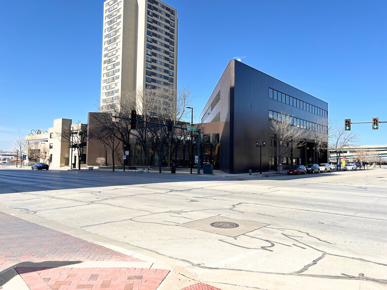 Primary Photo Of 150 1st Ave NE, Cedar Rapids Bank For Sale