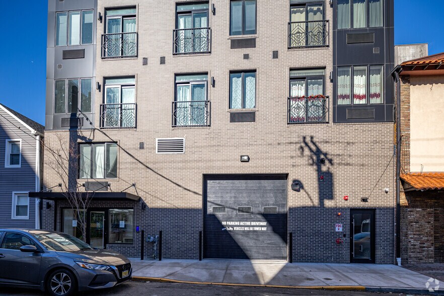 More Photos Of 5 Merchant St, Newark Apartments For Lease