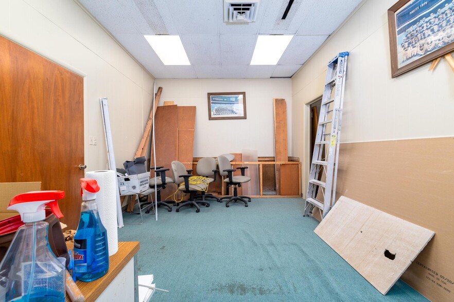 More Photos Of 630 Market St, Steubenville Office For Sale