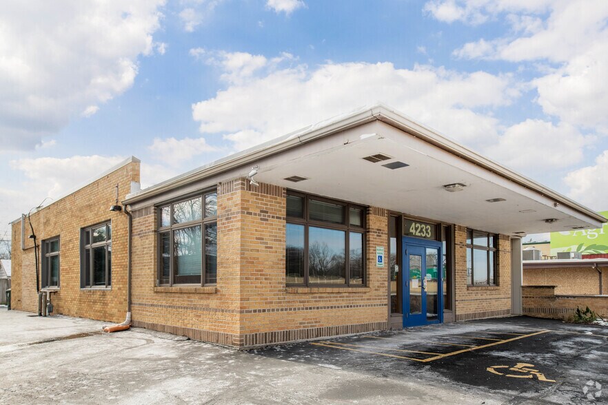 Primary Photo Of 4233 W Beltline Hwy, Madison General Retail For Sale