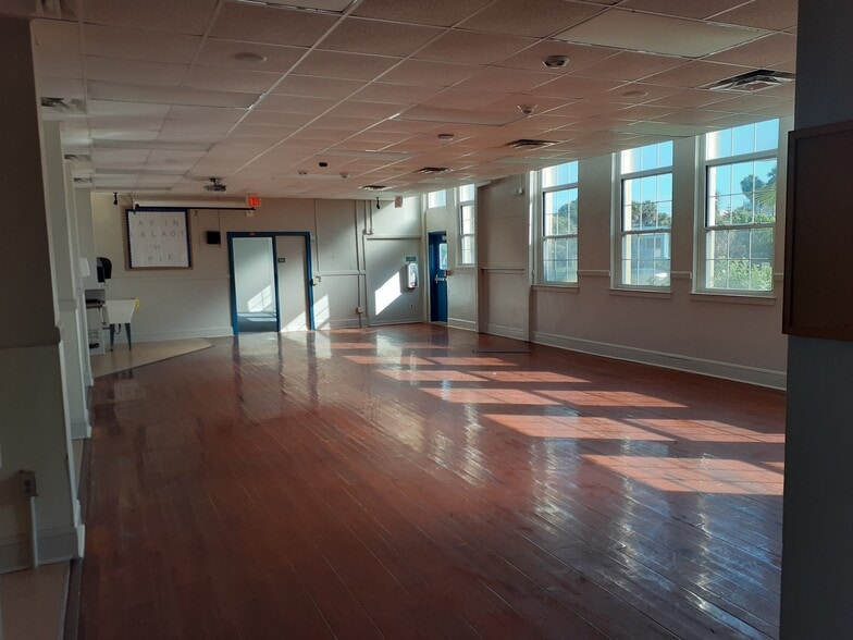 More Photos Of 801 N Wild Olive Ave, Daytona Beach Schools For Sale