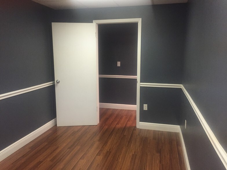 More Photos Of 860 US Highway 1, North Palm Beach Medical For Lease