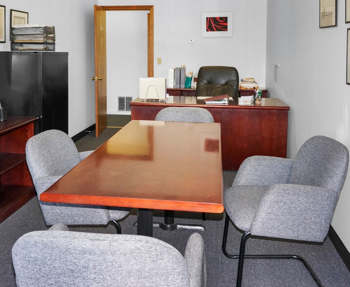 More Photos Of 20 S Anguilla Rd, Pawcatuck Office For Sale