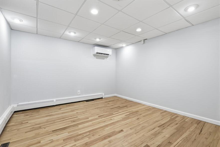 More Photos Of 168 White Horse Ave, Hamilton Office For Sale