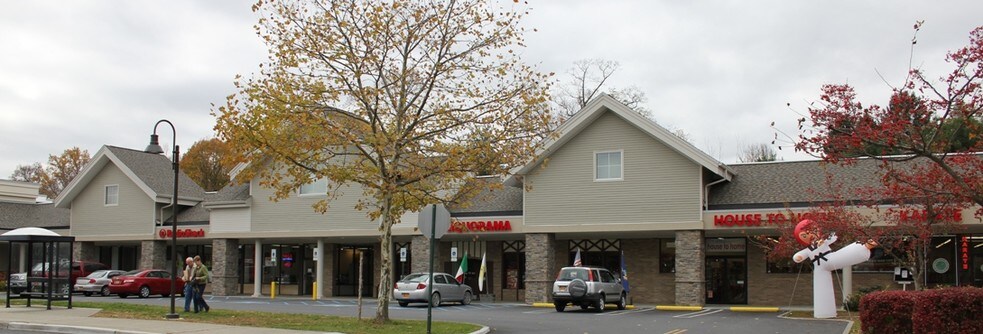 More Photos Of 3999-4001 Albany Post Rd, Hyde Park Unknown For Lease