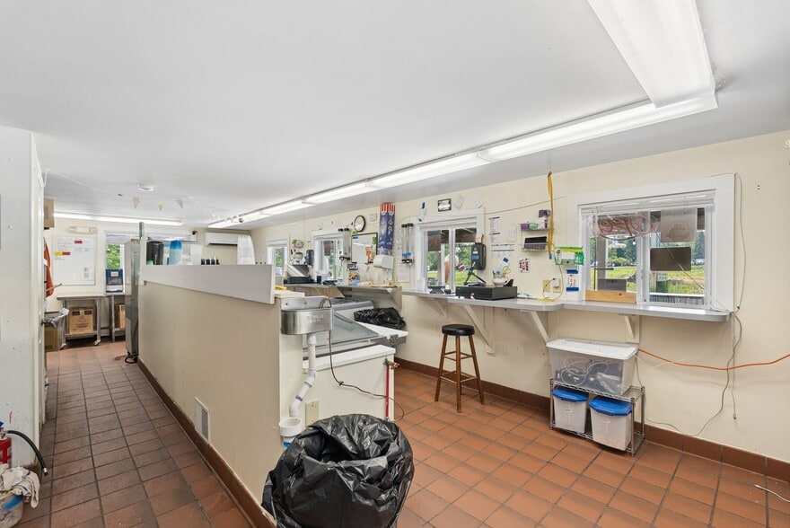 More Photos Of 150 US ROUTE 1, Freeport Fast Food For Sale