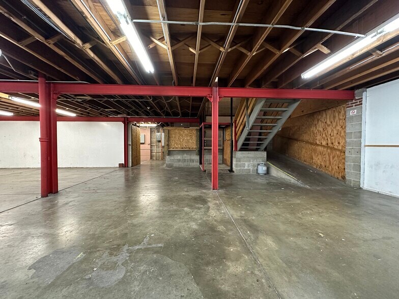 More Photos Of 1935 Q St, Lincoln Freestanding For Sale