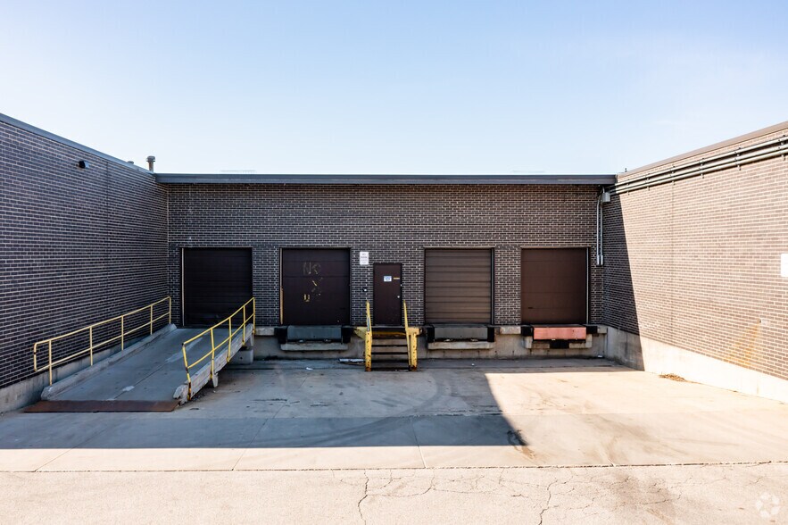 More Photos Of 1026-1100 National Pky, Schaumburg Unknown For Lease