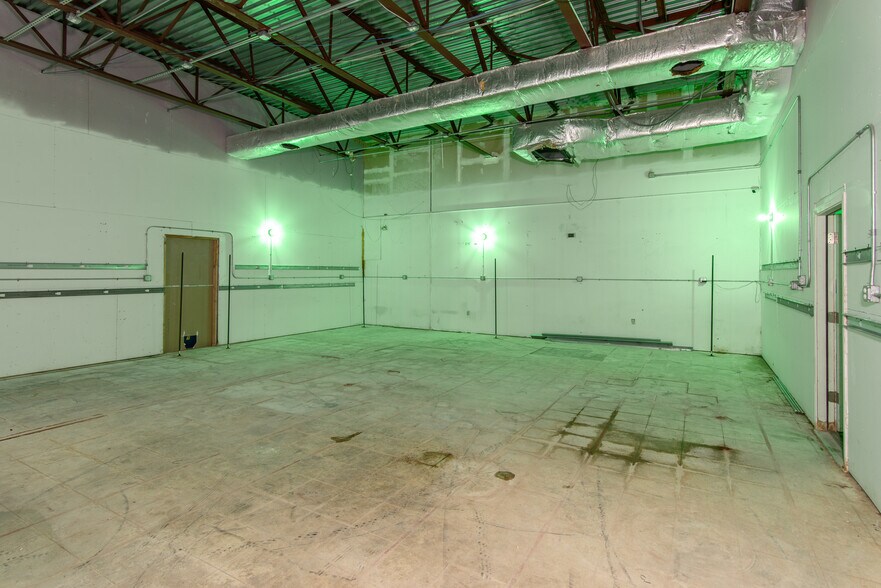 More Photos Of 1115 Genesee ave, Saginaw General Retail For Sale