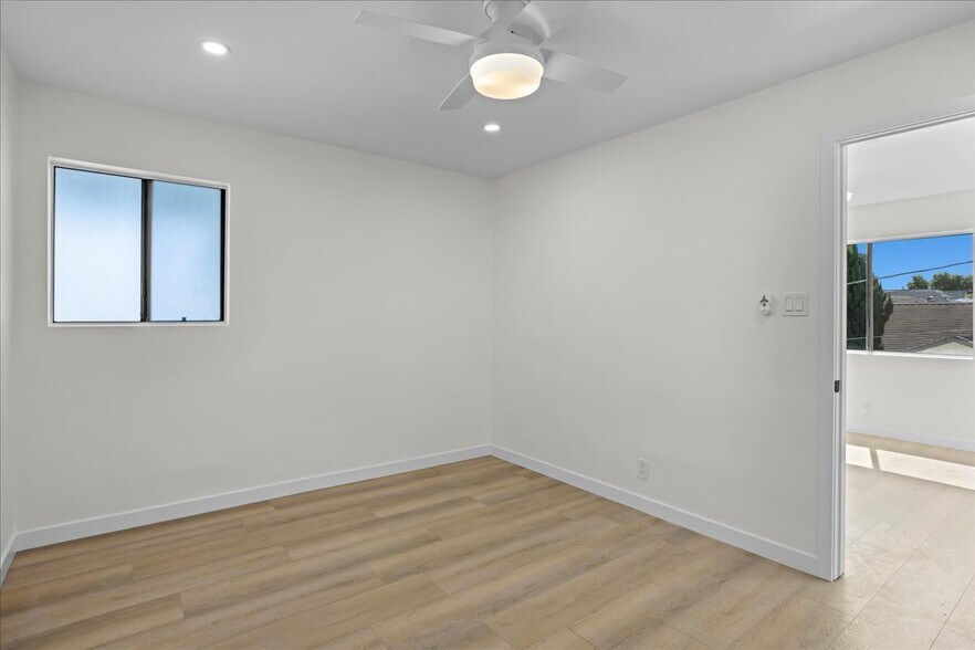 More Photos Of 2218 24th St, Santa Monica Apartments For Sale
