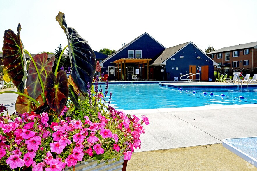 More Photos Of 25500 Greenfield Rd, Oak Park Apartments For Sale