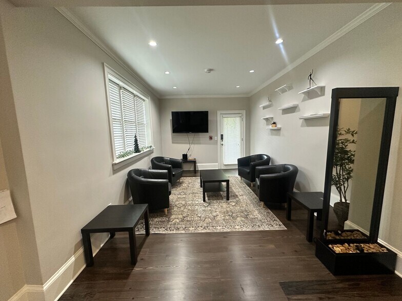 More Photos Of 5920 Odell St, Cumming Office For Sale