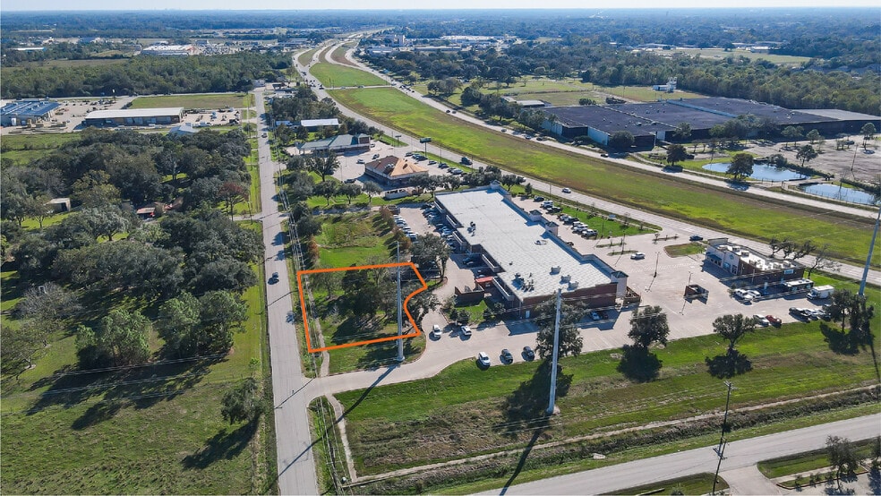 More Photos Of N HWY 35 Bypass, Alvin Land For Sale