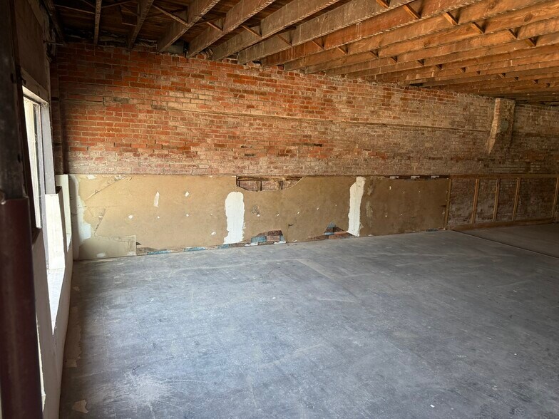 More Photos Of 107 W Main St, Coffeen Storefront Retail Residential For Sale