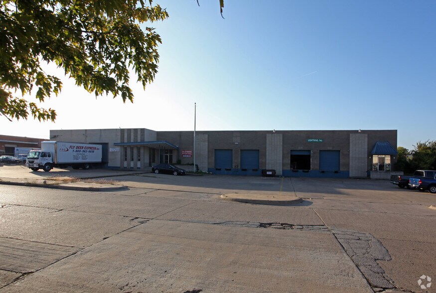 More Photos Of 2610-2616 Andjon Dr, Dallas Distribution For Lease