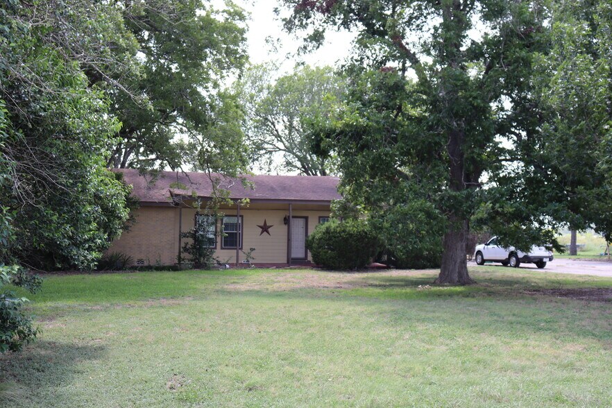 More Photos Of 2001 Clearfork St, Lockhart Land For Sale