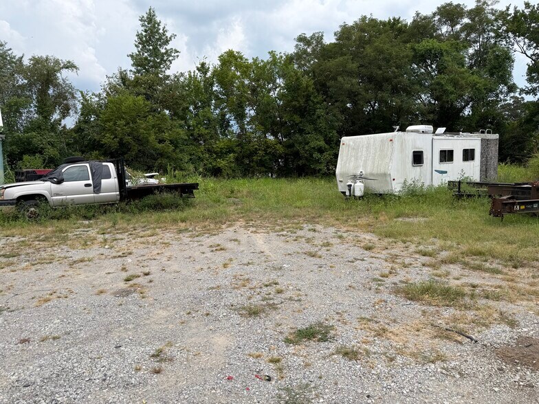 More Photos Of 1302 E Main St, Marion Warehouse For Sale