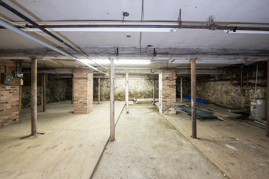 More Photos Of 341 Centre St, Jamaica Plain Freestanding For Lease