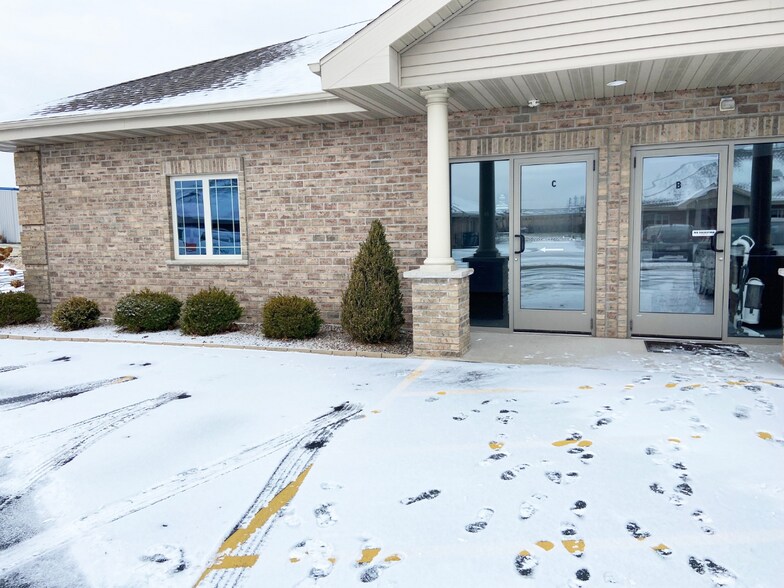 Primary Photo Of 1255 Scheuring Rd, De Pere Office For Lease