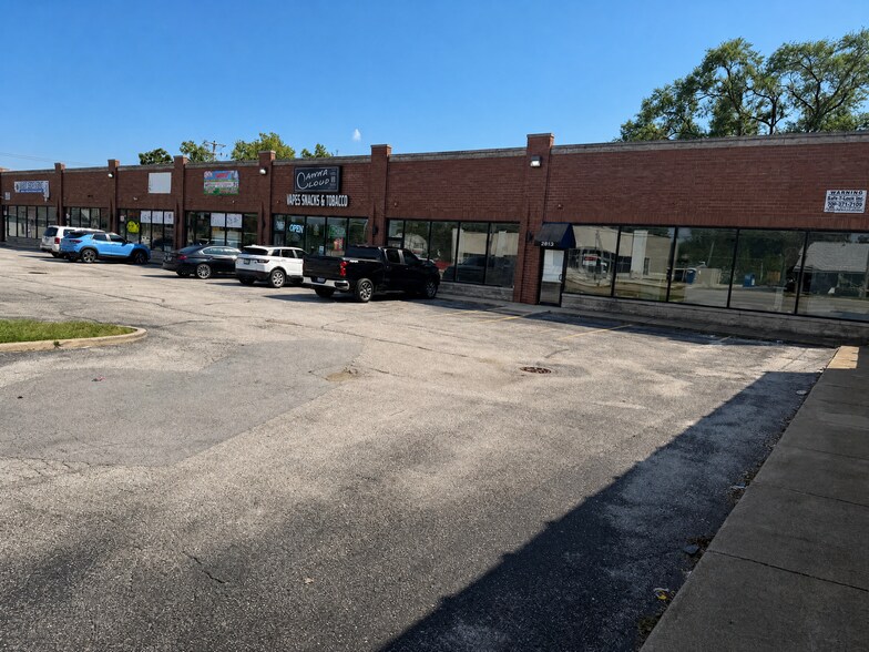 More Photos Of 2801-2813 W 147th St, Posen General Retail For Sale