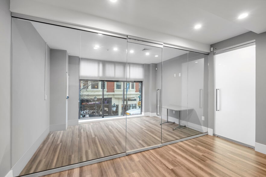 More Photos Of 1737-1739 Chestnut St, Philadelphia Apartments For Lease