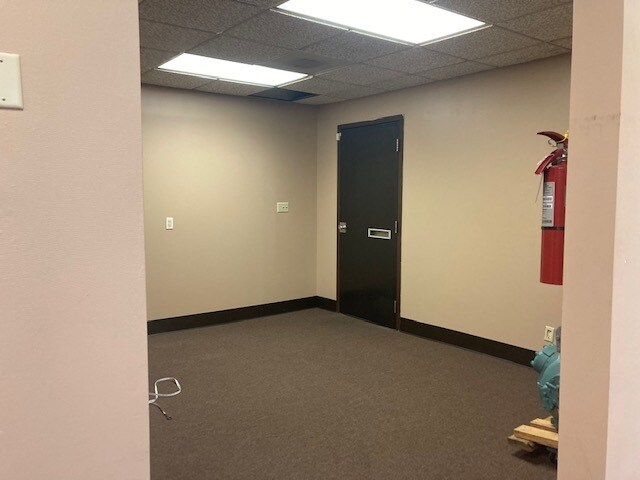 More Photos Of 221 W Lexington Ave, Independence Office For Sale