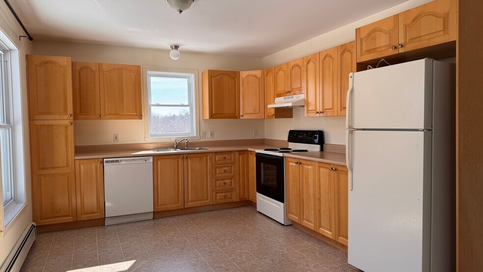 More Photos Of 292 South St, Blue Hill Office For Sale