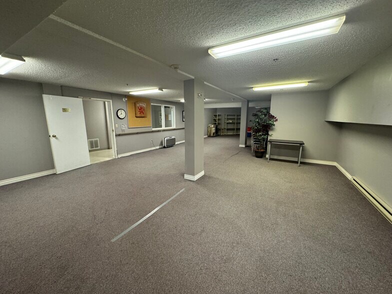 More Photos Of 725 Gibralter St, Norfolk Flex For Sale