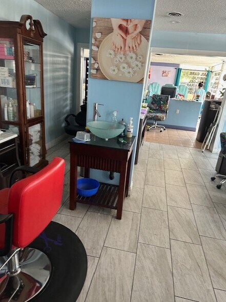 More Photos Of 641-681 S Beach Blvd, La Habra Unknown For Lease