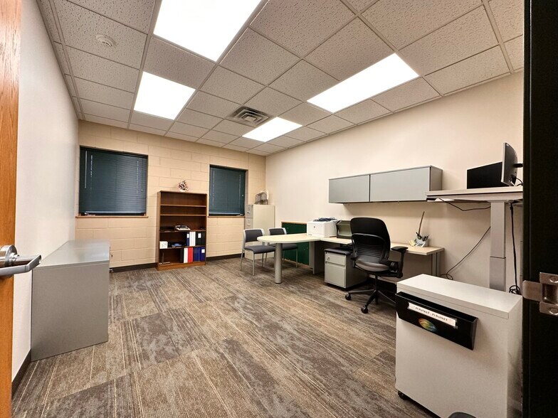 More Photos Of 118 3rd St E, Ashland Office For Sale