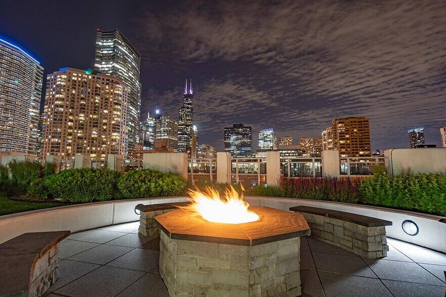 More Photos Of 555 W Kinzie St, Chicago Apartments For Lease