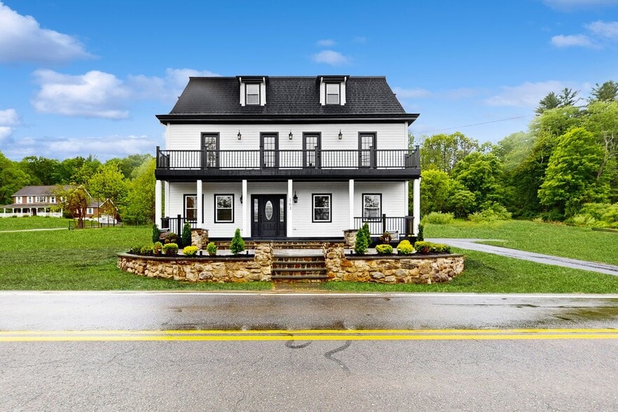 Primary Photo Of 163 County Road 645, Sandyston Hospitality For Sale