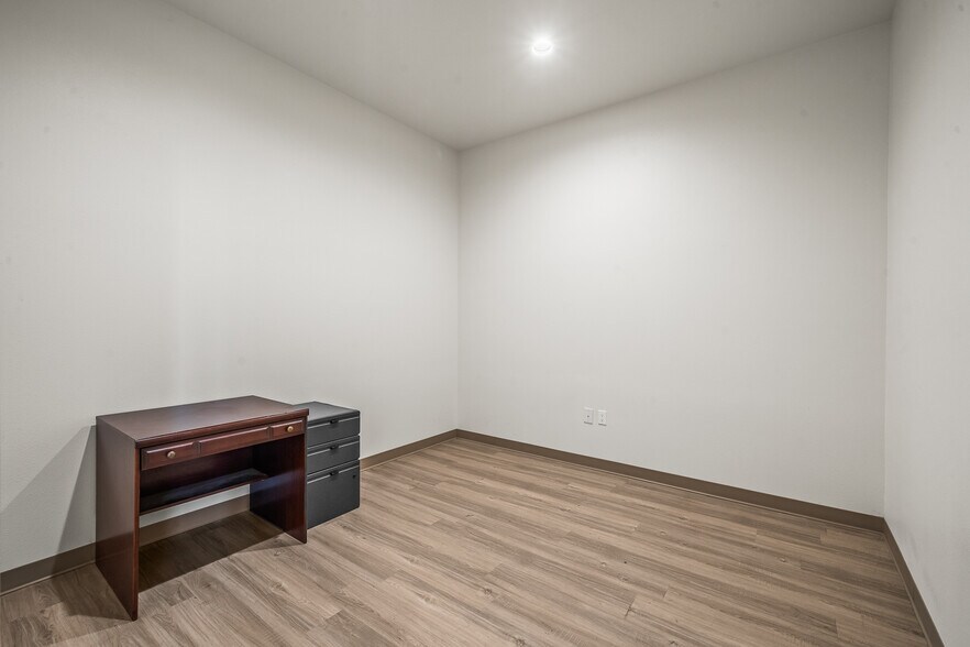 More Photos Of 6403 107th St, Lubbock Office For Lease