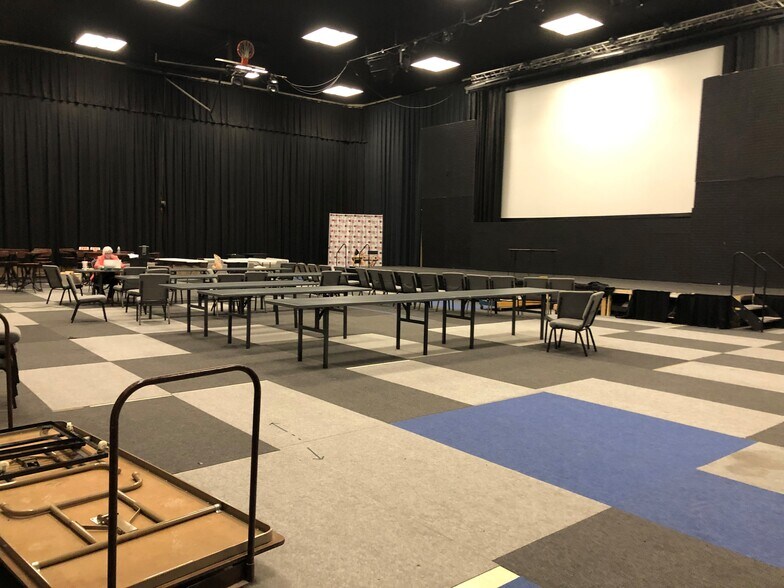 More Photos Of 302 N Broadway Ave, Wichita Religious Facility For Lease