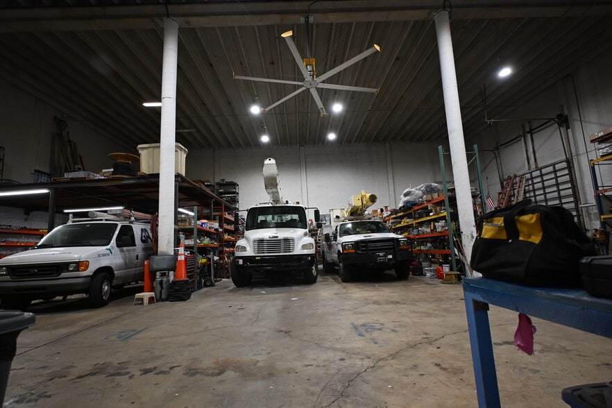More Photos Of 4450 E 10th Ct, Hialeah Warehouse For Sale
