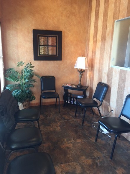 More Photos Of 115 Lincoln Place Ct, Belleville Medical For Sale
