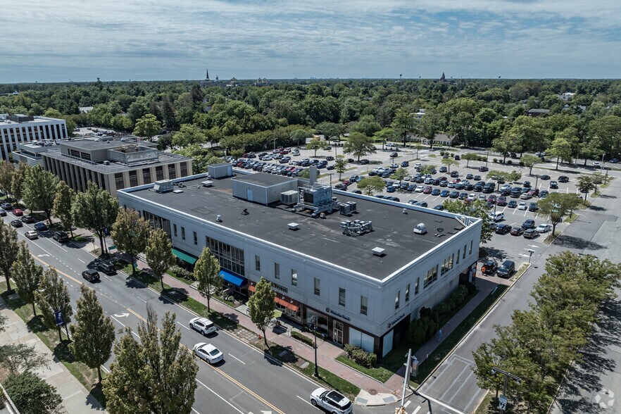 More Photos Of 1140-1150 Franklin Ave, Garden City Storefront Retail Office For Lease