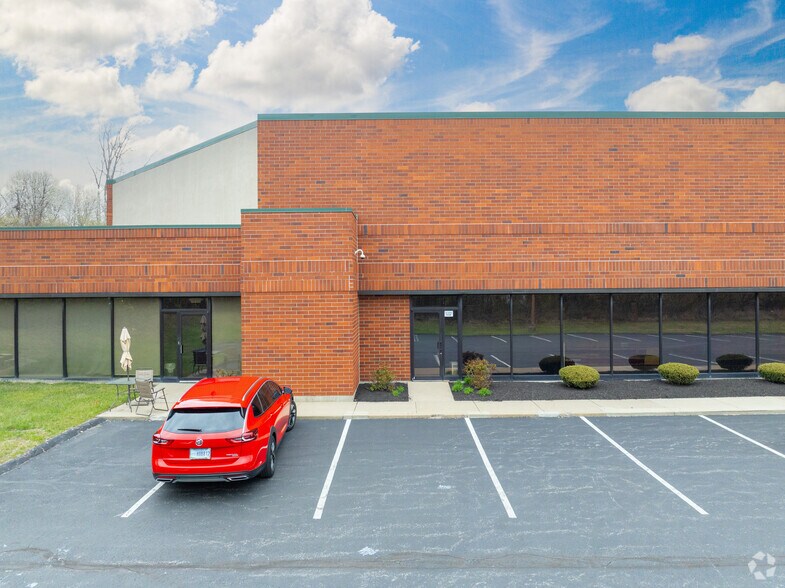 More Photos Of 5406-5474 Spellmire Dr, West Chester Warehouse For Lease