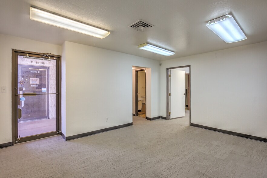 More Photos Of 3320-3340 W Wynn Rd, Las Vegas Office Residential For Lease