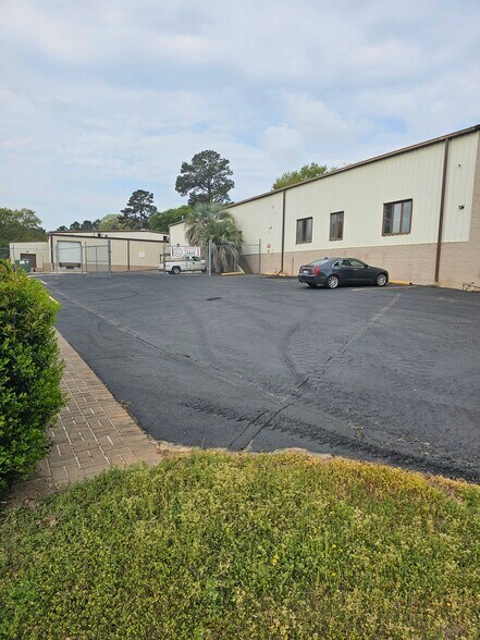More Photos Of 6221 Monticello Rd, Columbia Warehouse For Lease
