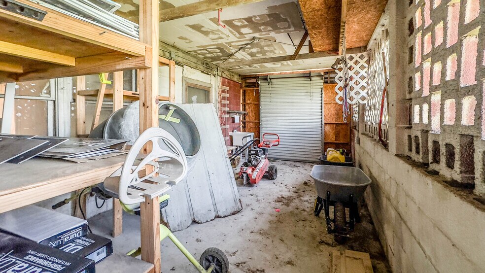 More Photos Of 719 E Highway 67, Duncanville Industrial For Sale