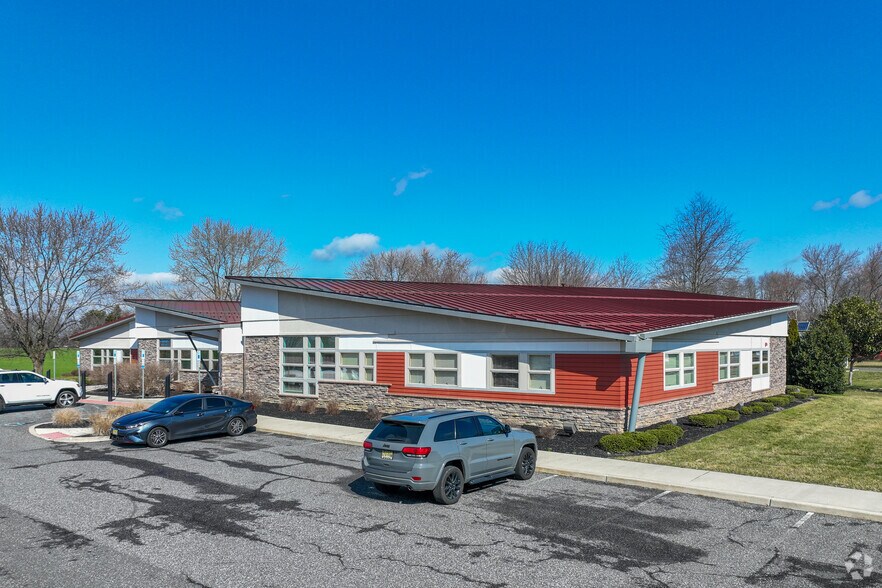 Primary Photo Of 399 Front St, Elmer Medical For Lease