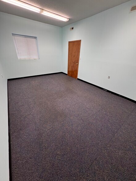 More Photos Of 1777 N Colony Rd, Meriden Warehouse For Lease