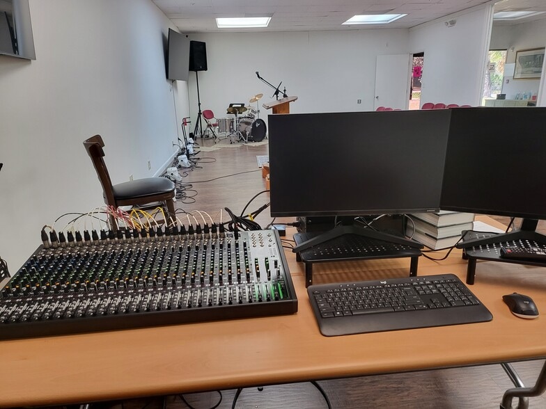 More Photos Of 6539 W Commercial Blvd, Fort Lauderdale Religious Facility For Lease