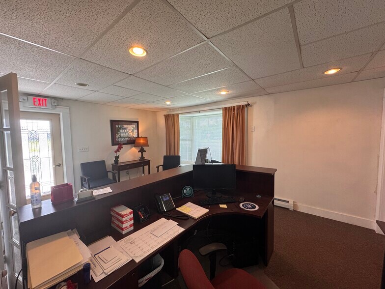 More Photos Of 1147 Troy Schenectady Rd, Latham Office For Sale