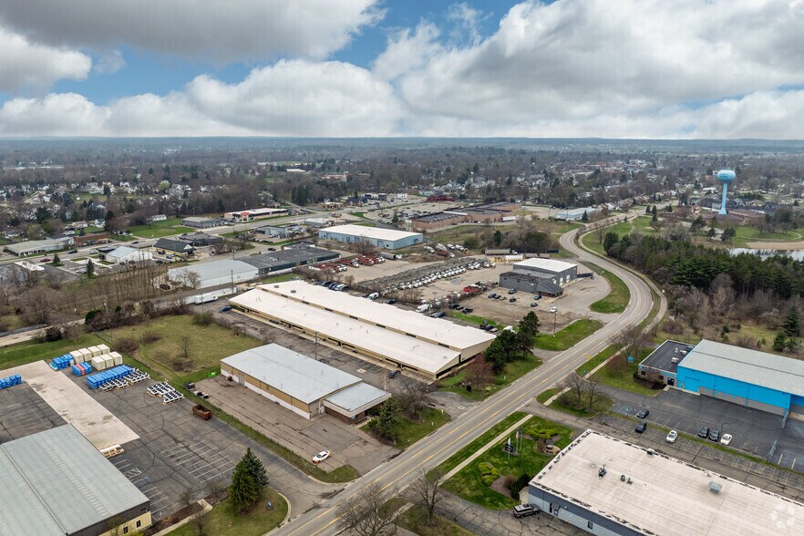 More Photos Of 465 Glaspie St, Oxford Warehouse For Lease