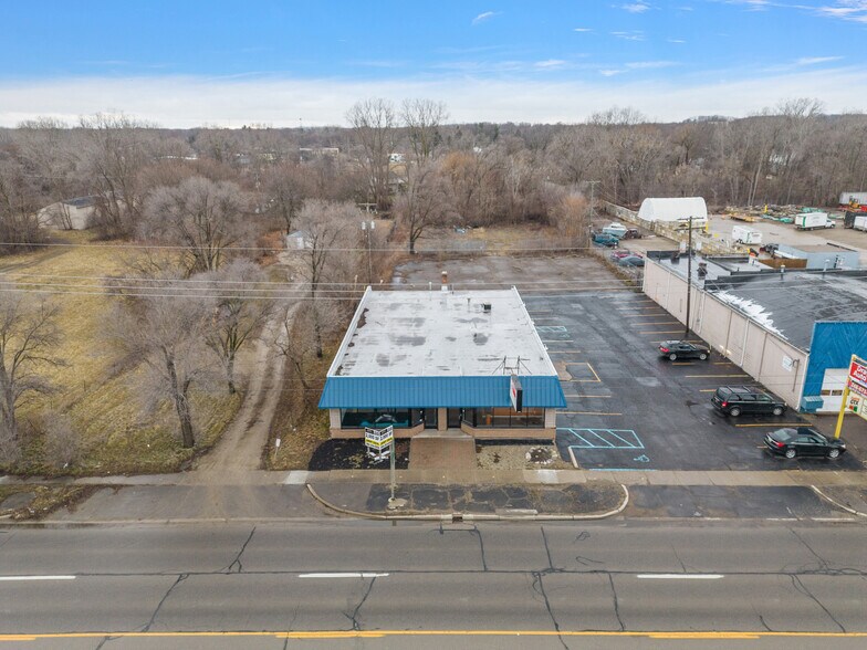 Primary Photo Of 4539-4541 Dixie Hwy, Waterford Freestanding For Lease