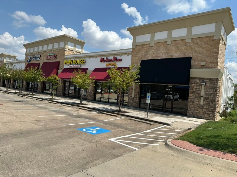 More Photos Of 8905-8907 S Highway 377, Benbrook Unknown For Lease